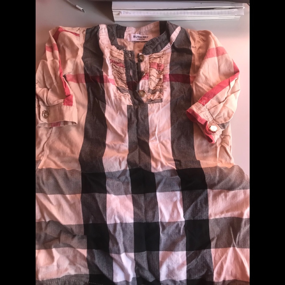 Burberry blouse size 6/7 for girls